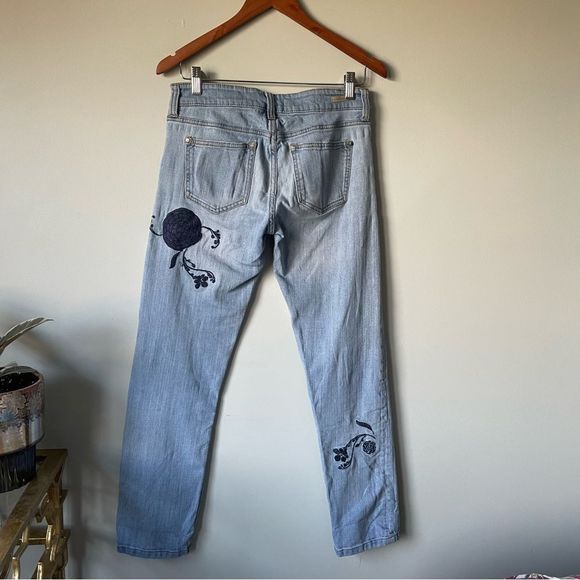 Anthropologie | Pilcro Hyphen Embroidered Mid-Rise Jeans - Picture 4 of 8